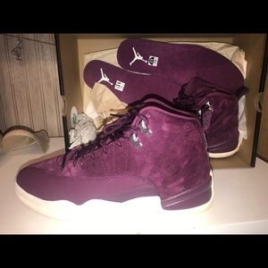 Air Jordan 12 Retro Bordeaux